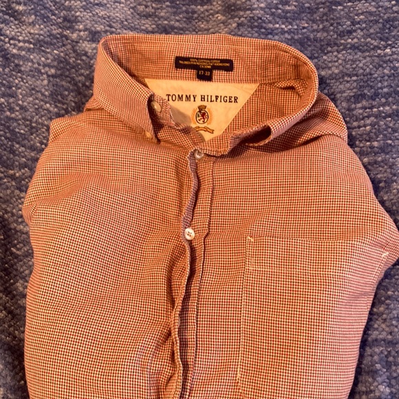 Red and green Tommy Hilfiger dress shirt - Picture 4 of 4